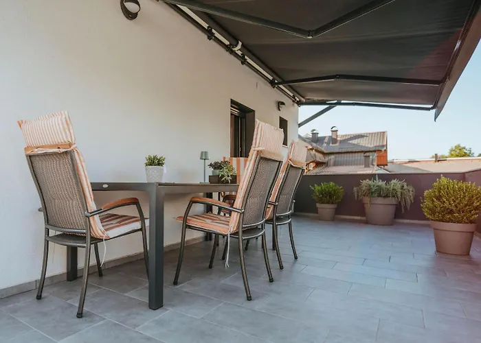 Apartman IV U Centru Kutine.